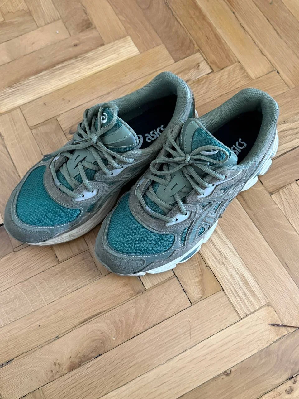 Кроссовки Asics 43,5 2
