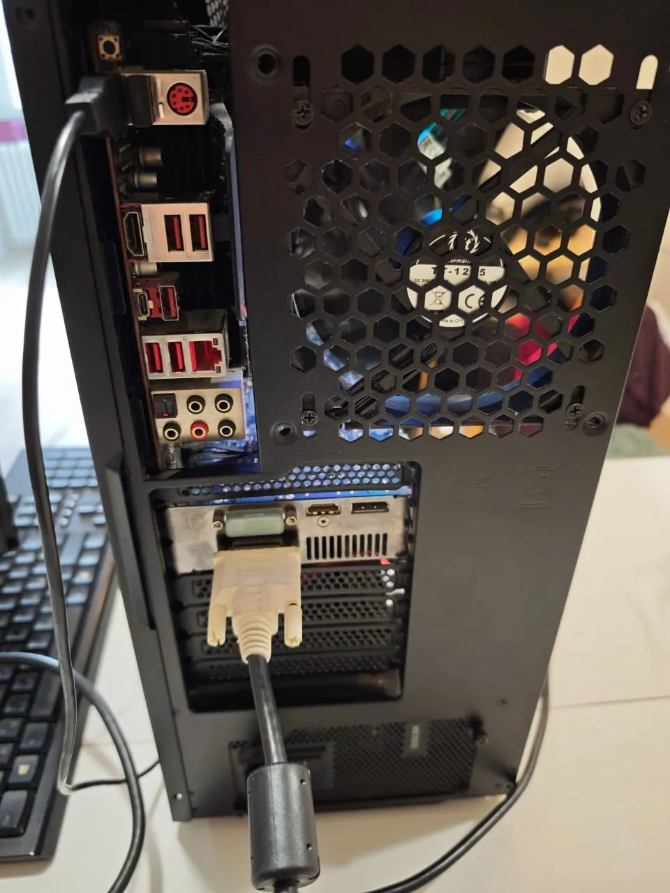 ПК Ryzen 9 3950X 64 ГБ с монитором BenQ 27 5