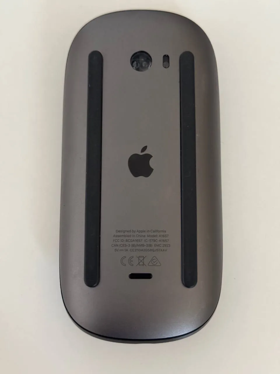Apple Magic Mouse, Pencil Pro и EarPods Lightning 1