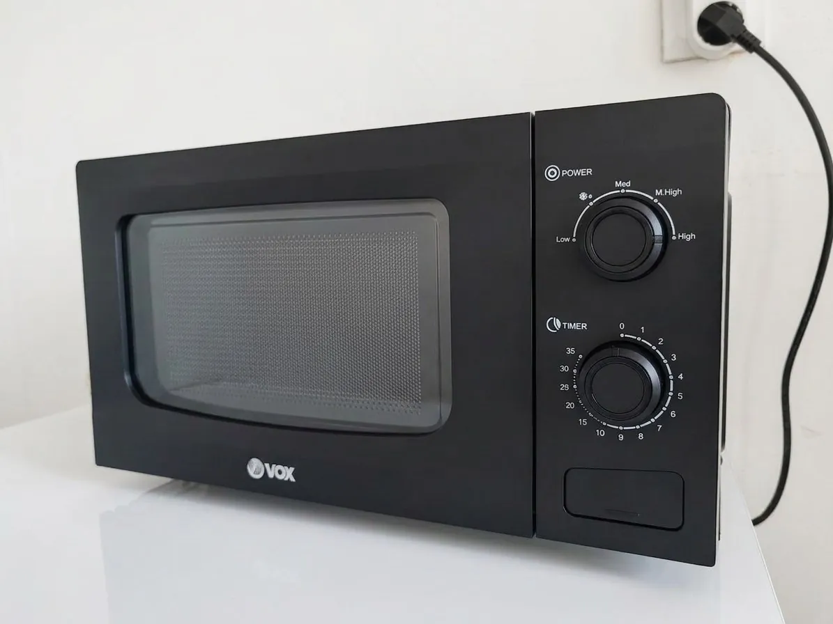 Микроволновая печь VOX MWH-M30B 20 л чёрная 1