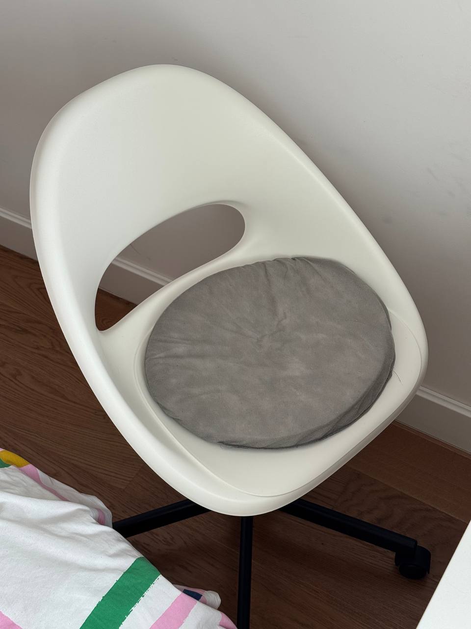 Стул крутящийся IKEA 2
