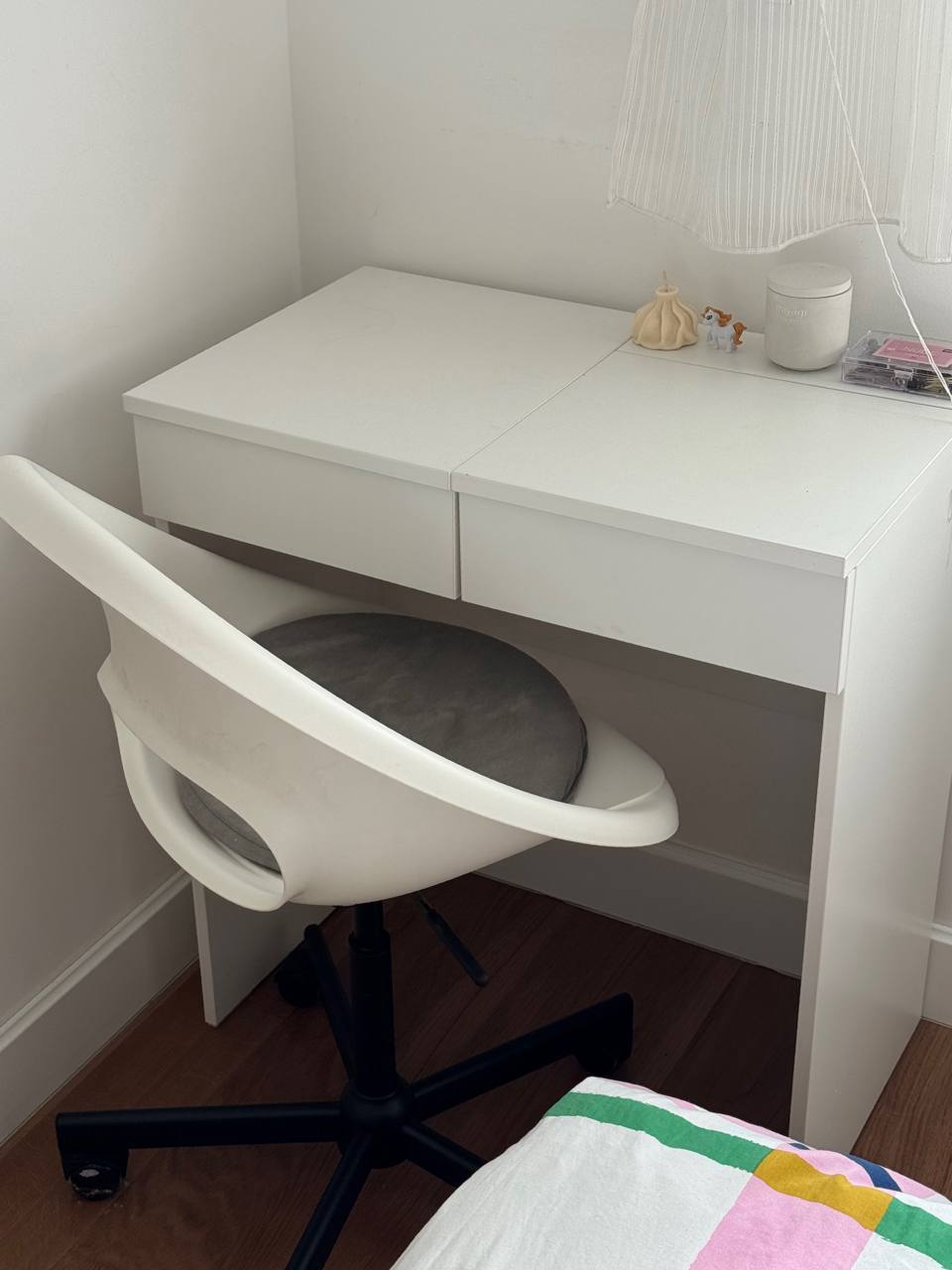 Туалетный столик IKEA 1