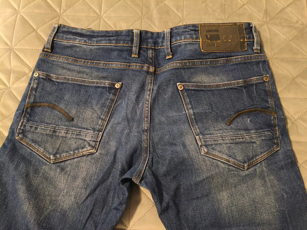 Мужские джинсы G-Star RAW и джемпер Alesya Белград 2