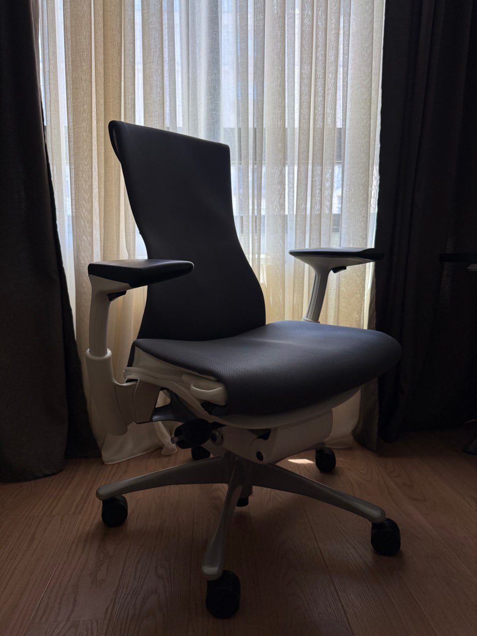Кресло Herman Miller Embody 1