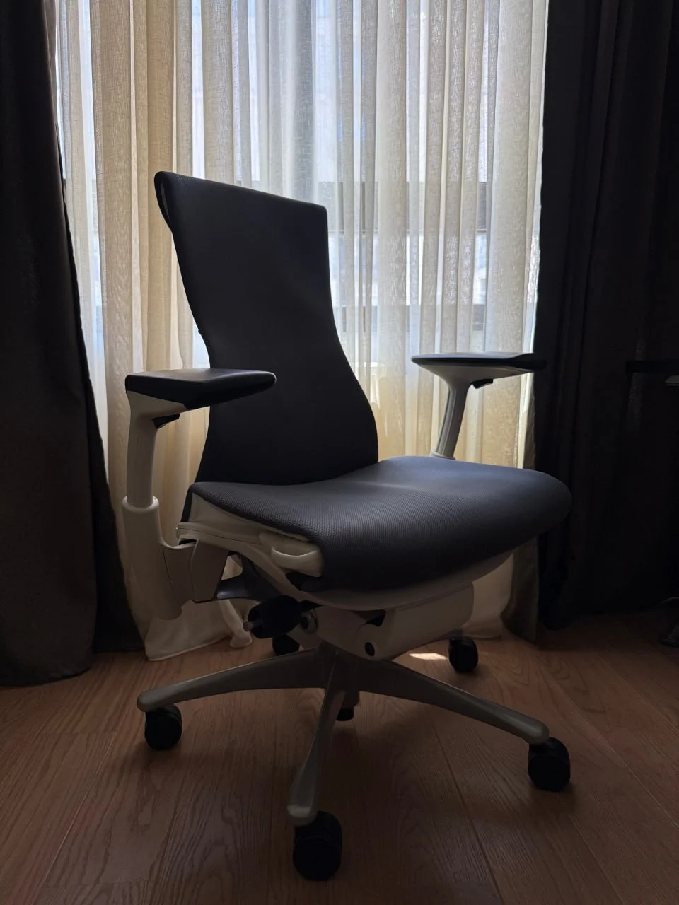 Кресло Herman Miller Embody 1