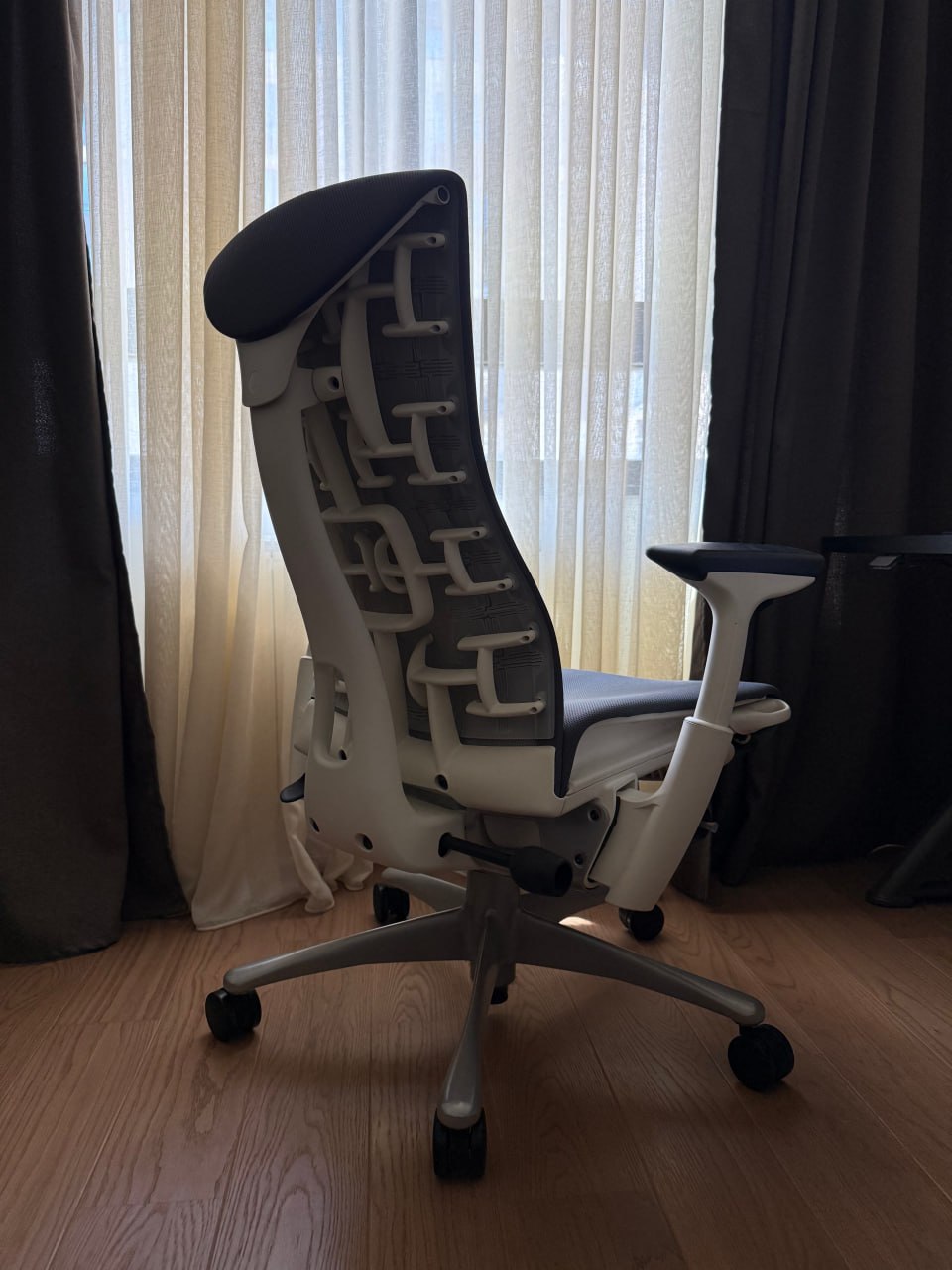 Кресло Herman Miller Embody 2