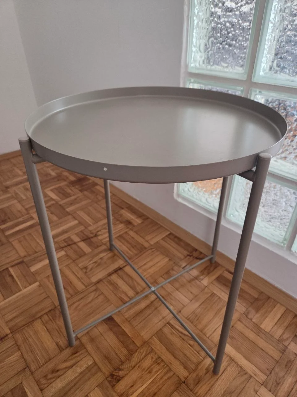 Столик IKEA GLADOM 1