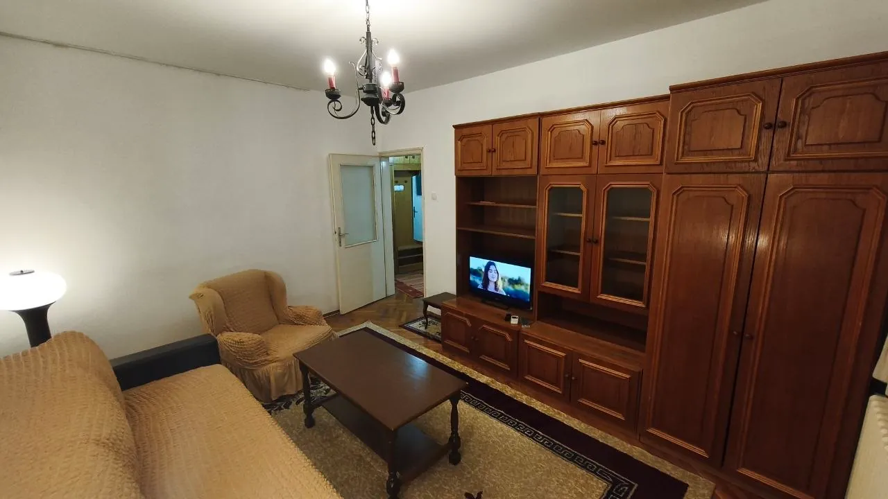 Трёхкомнатная квартира 58 м² Звездара без комиссии 4