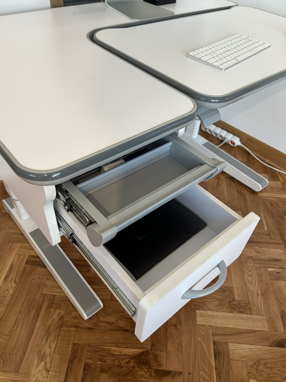 Ортопедическая парта детская KINDERZEN 4