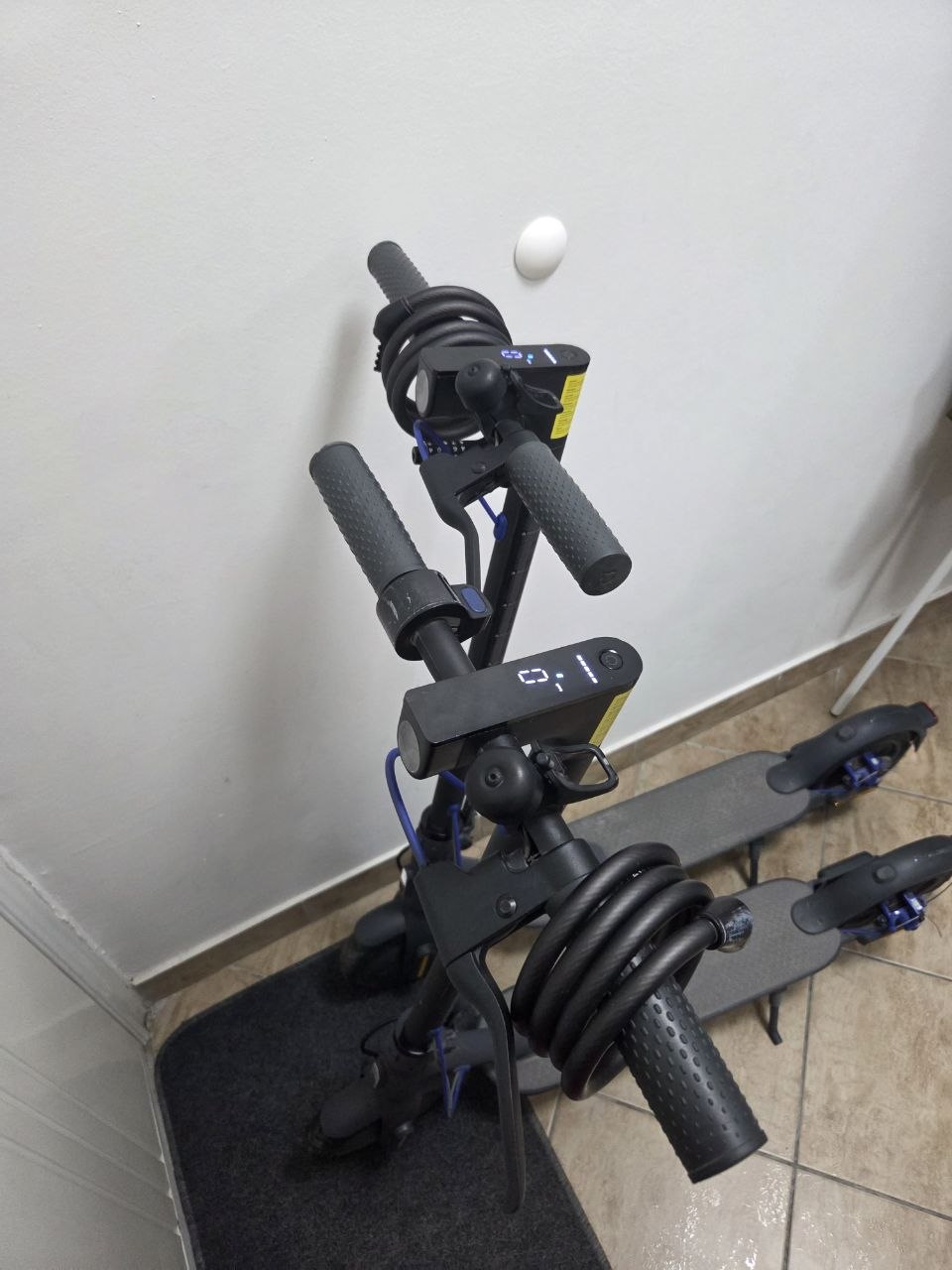 Два самоката Xiaomi Scooter 3 1