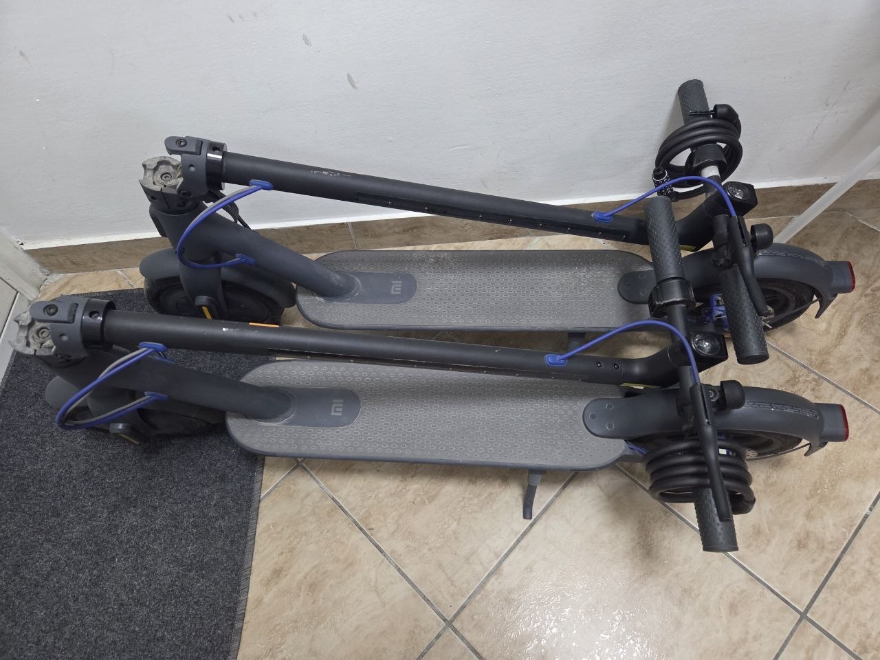Два самоката Xiaomi Scooter 3 2