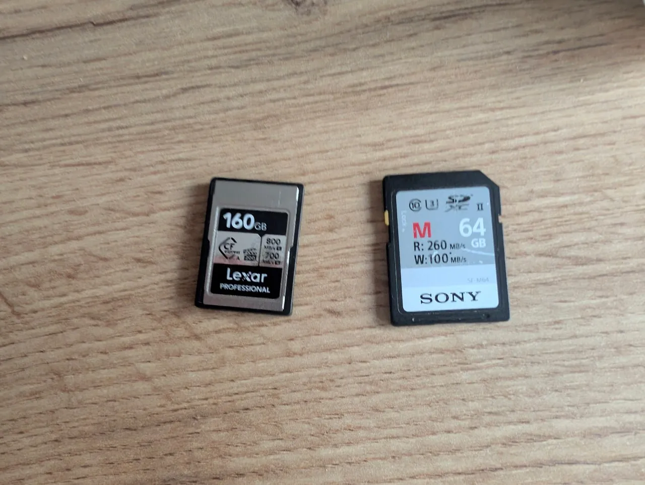 Карты памяти CFExpress Lexar 160GB и Sony SDXC 64GB 1