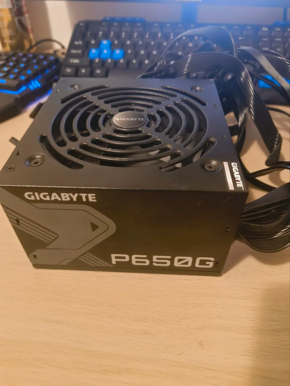 Блок питания Gigabyte GP-P650G 650W 80+ Gold 1