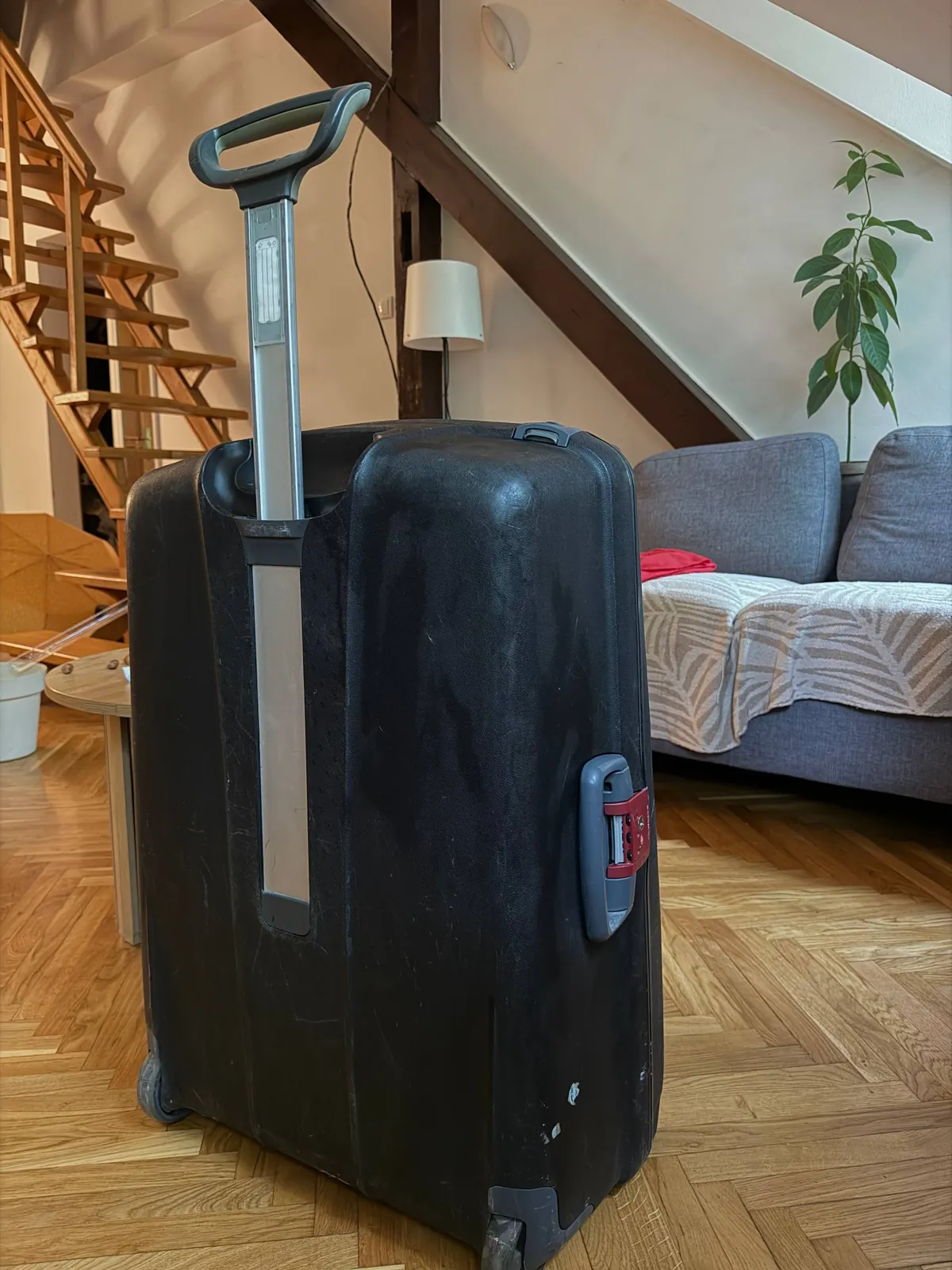Чемодан XL Samsonite литой пластик 2