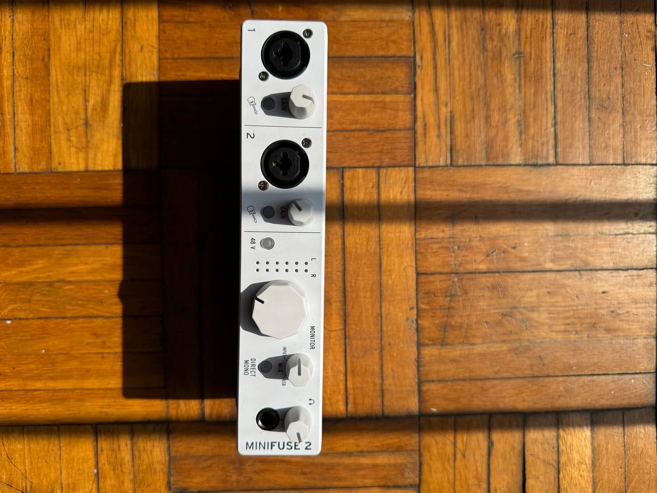 Монитор LG 32 4K iLoud и Arturia 3
