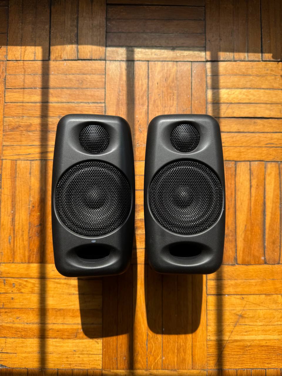 Монитор LG 32 4K iLoud и Arturia 2