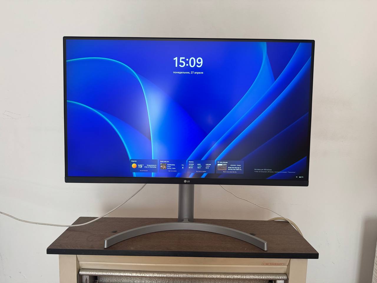 Монитор LG 32 4K iLoud и Arturia 1