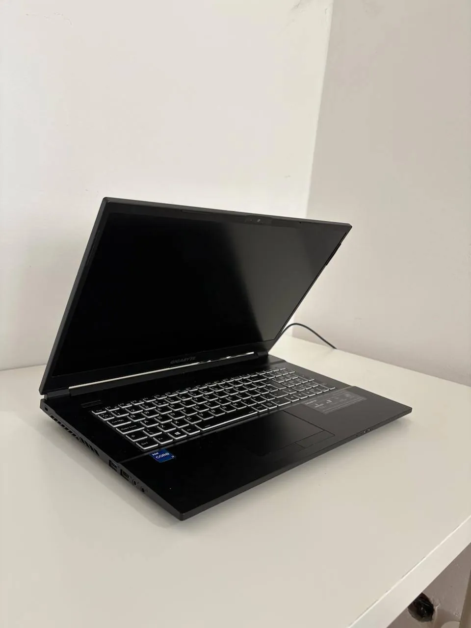Ноутбук Gigabyte G7 MD i7 RTX 3050 Ti Земун 1