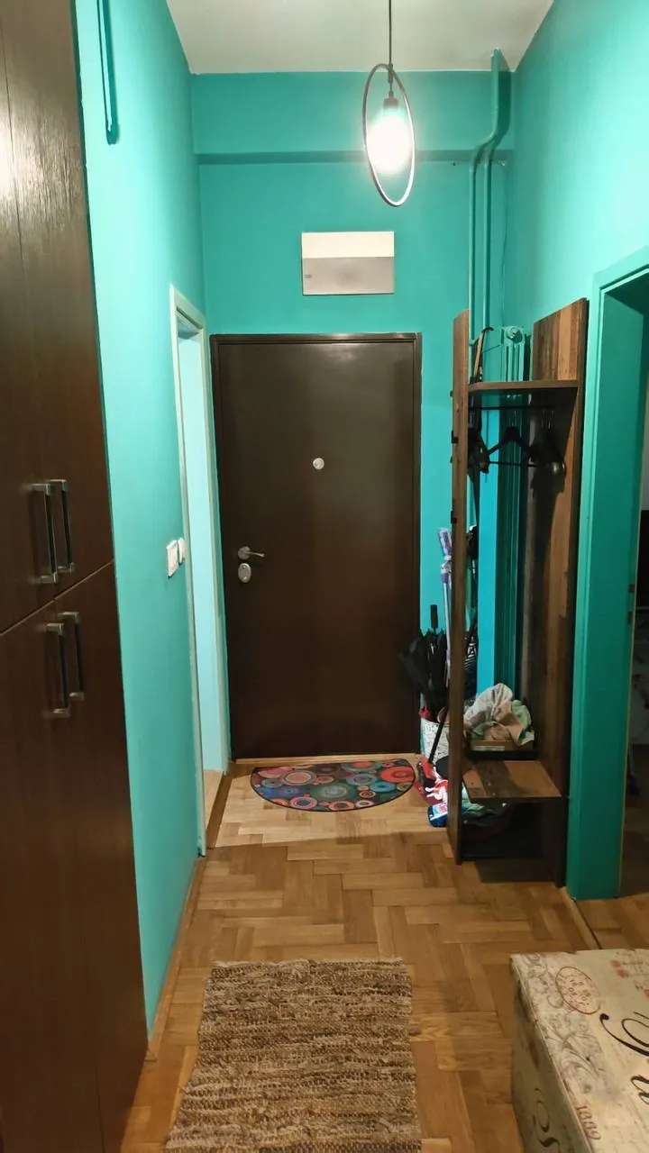 Трёхкомнатная квартира 60 м² Звездара 8