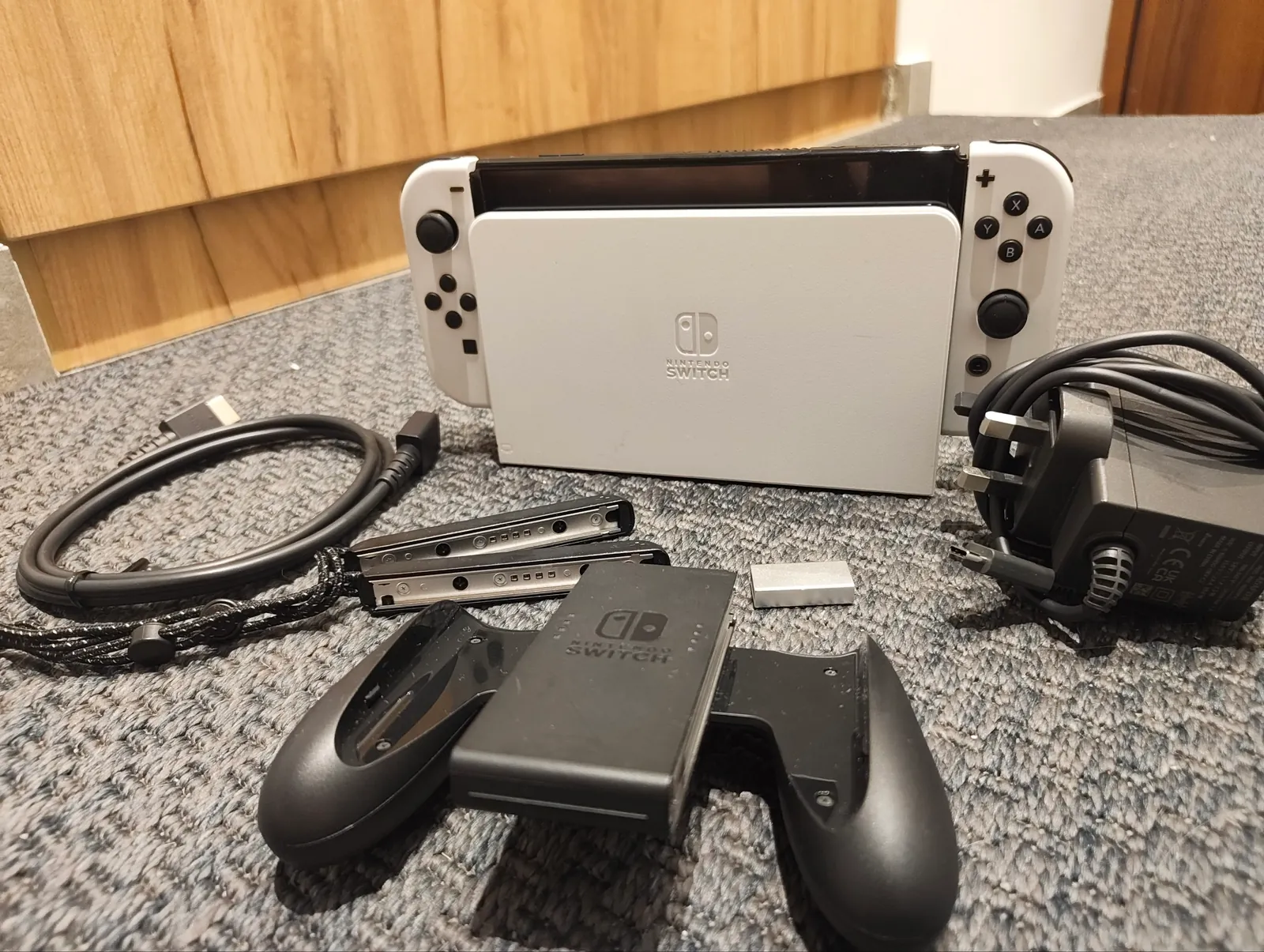 Nintendo Switch OLED Белград 2