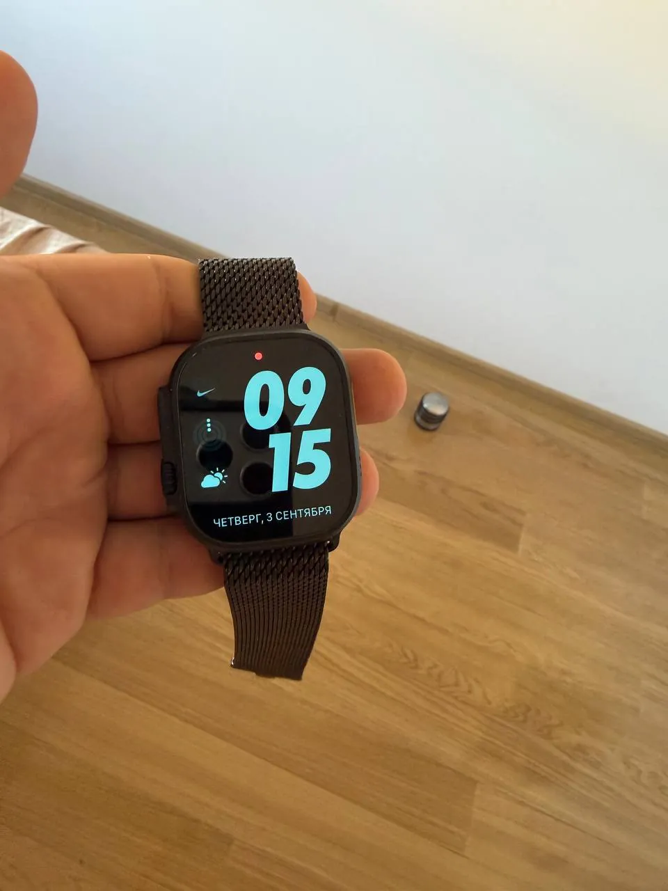 Apple Watch Ultra 2 49 мм с миланским ремешком Белград 1