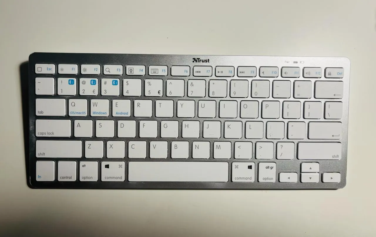 Bluetooth-клавиатура Trust для Mac и Windows Белград 1