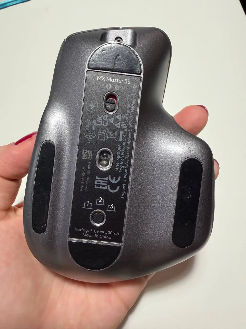Книги и мышь Logitech MX Master 3S 4