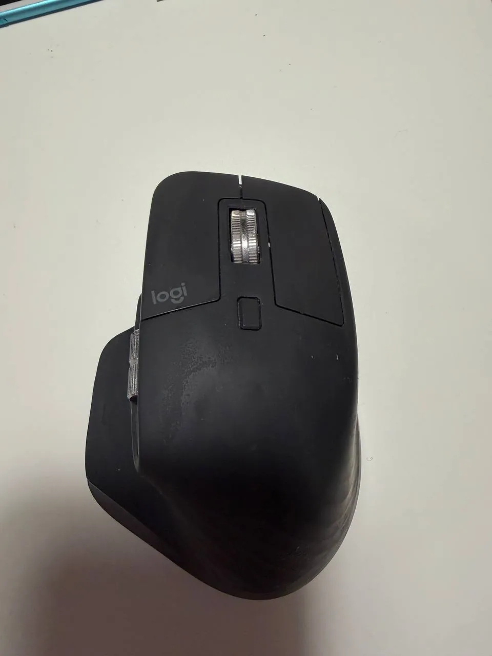 Книги и мышь Logitech MX Master 3S 7