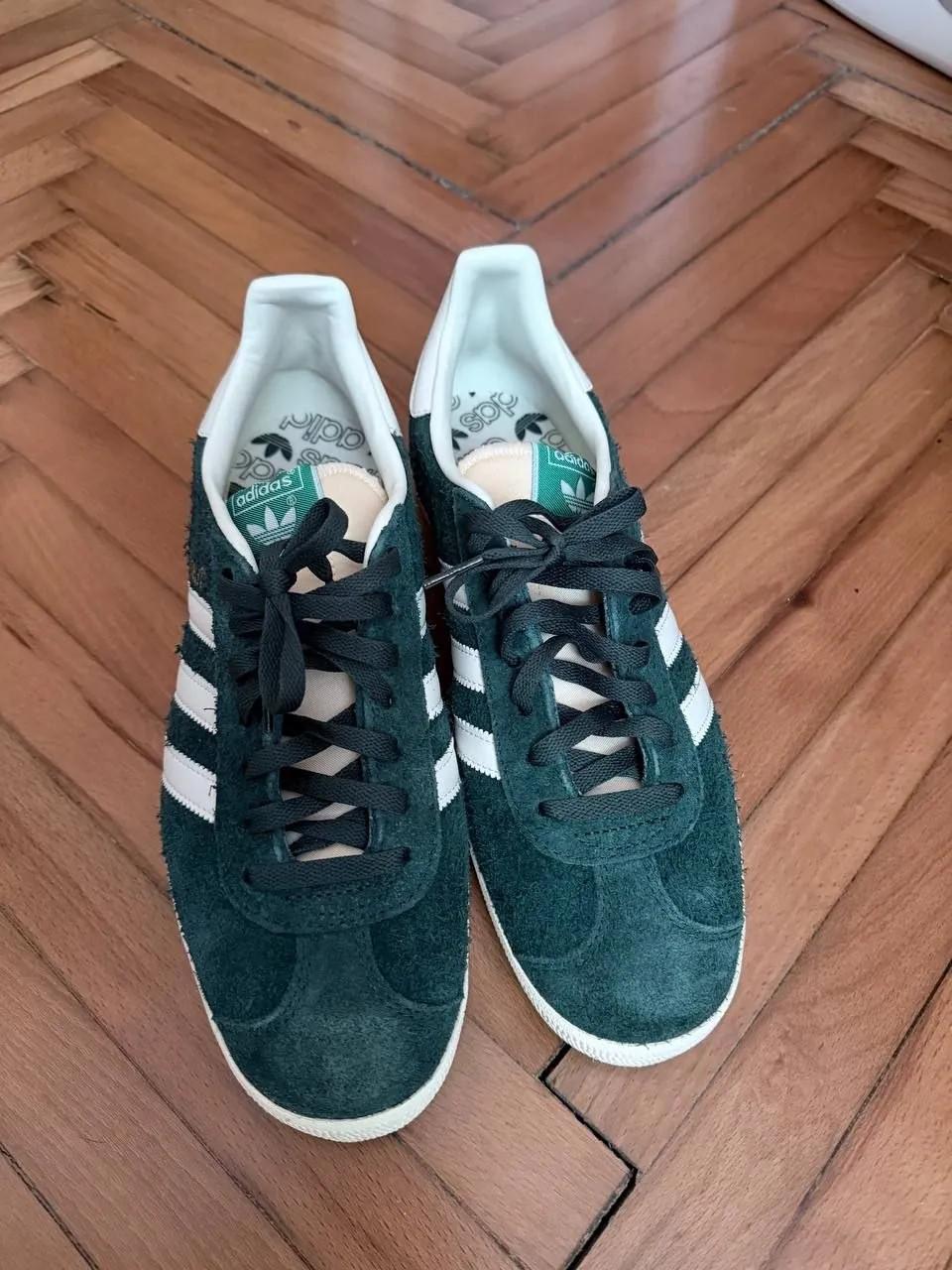 Кеды Adidas Gazelle новые размер 9.5 US 1