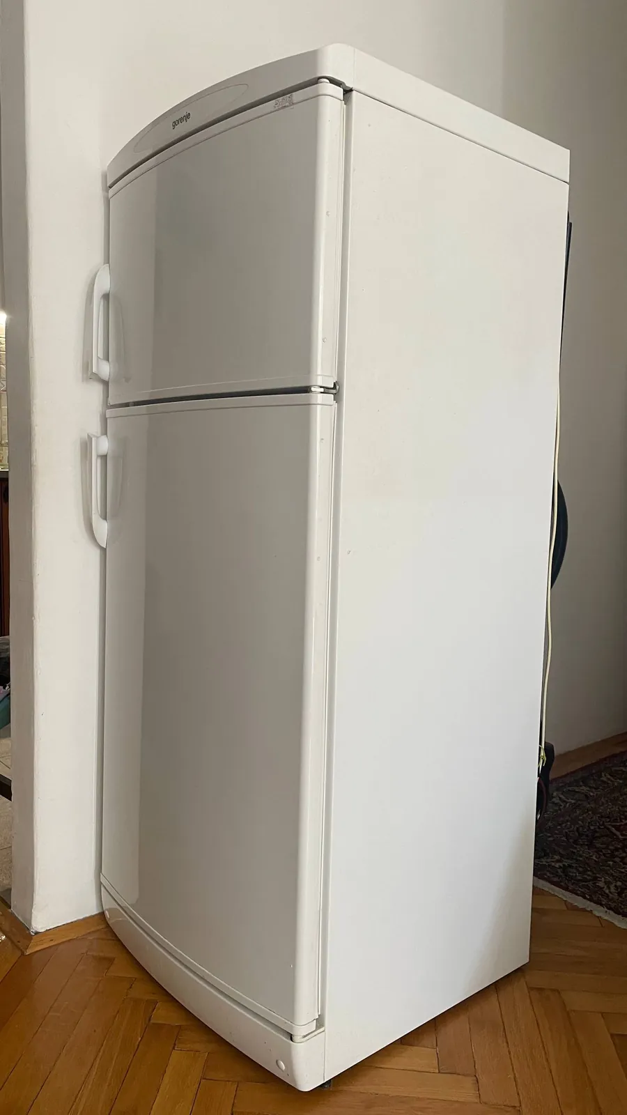 Холодильник Gorenje с верхней морозильной камерой 2