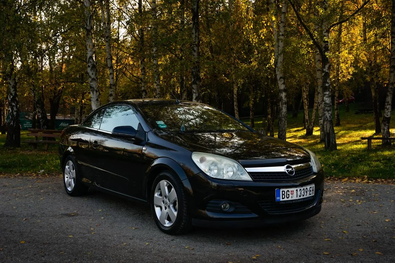 Opel Astra H TwinTop 1.8 бензин 2007 Белград 1
