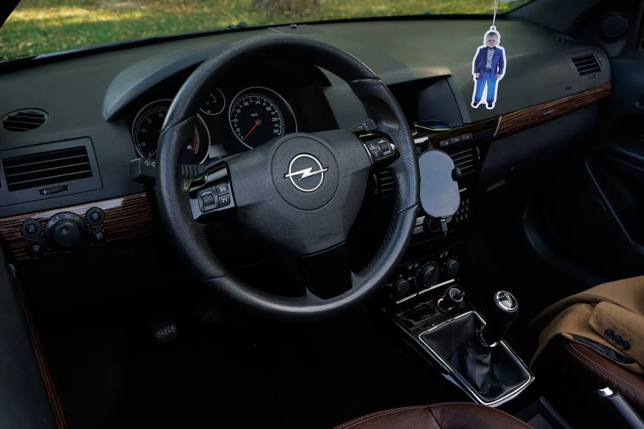Opel Astra H TwinTop 1.8 бензин 2007 Белград 8
