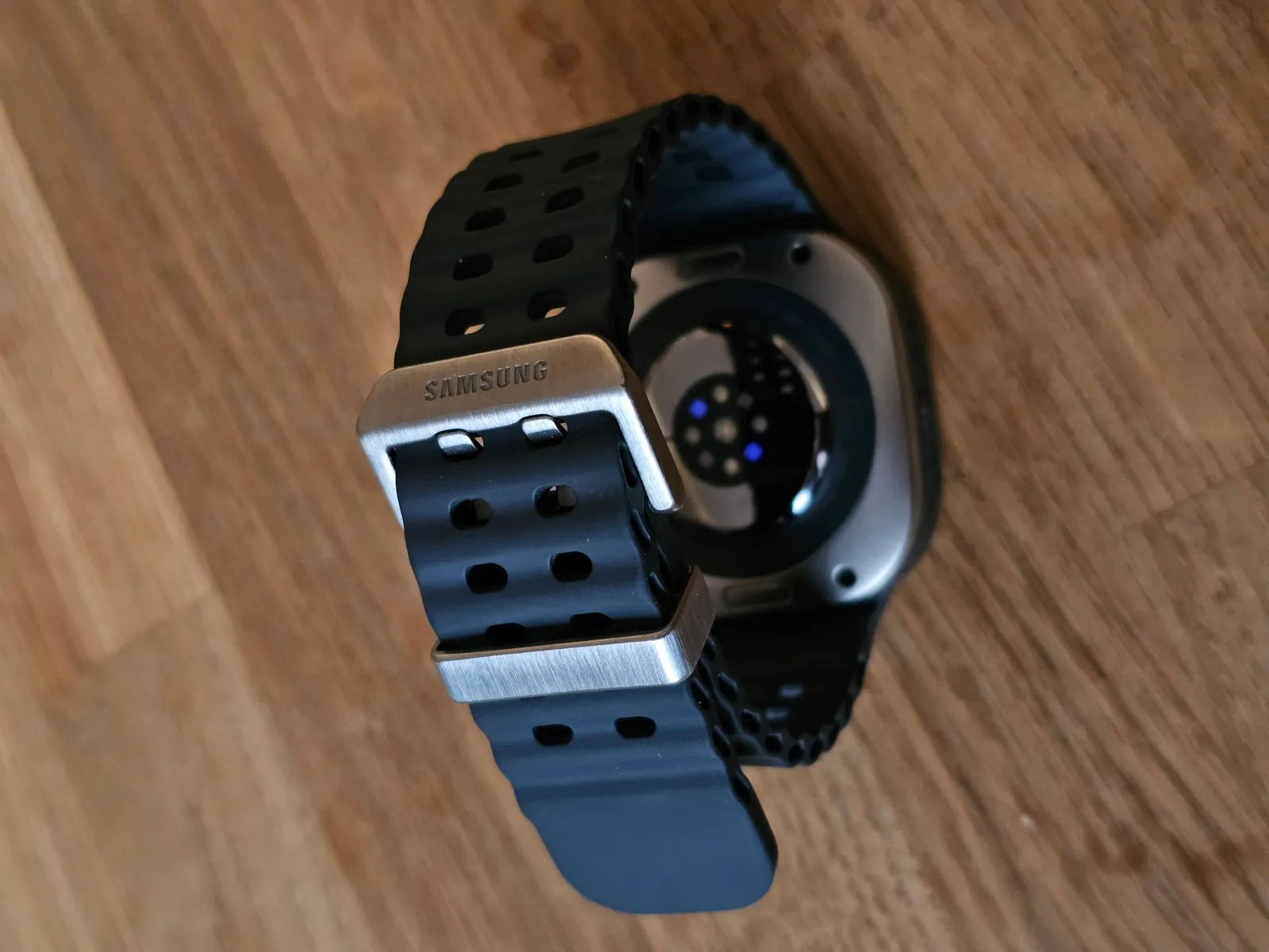 Samsung Watch Ultra с зарядкой и ремешками Звездара 3