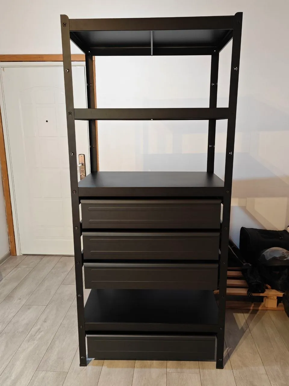 Стеллаж и шкаф BROR IKEA с полками 1