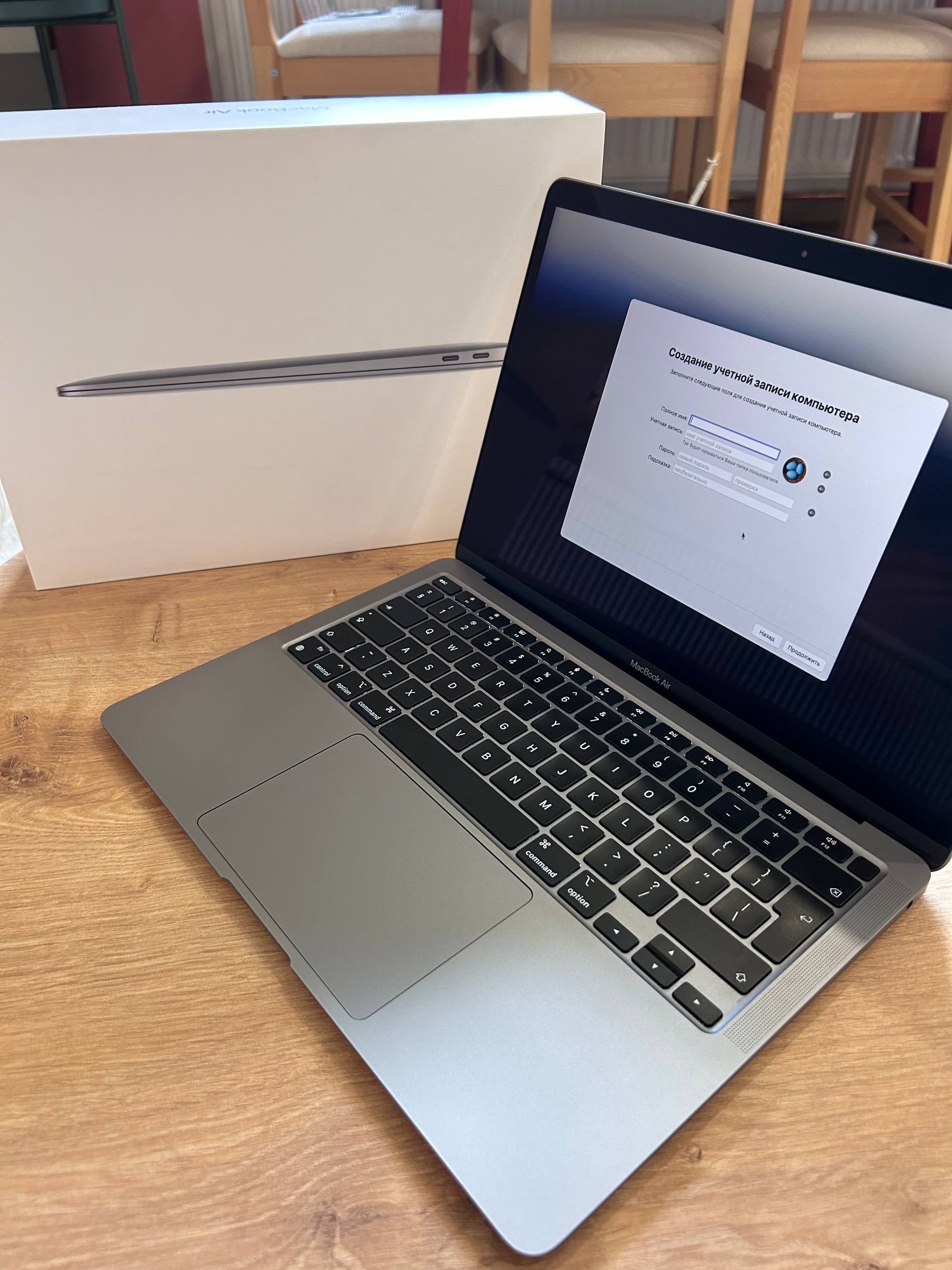 MacBook Air 13 M1 8 256 2020 4