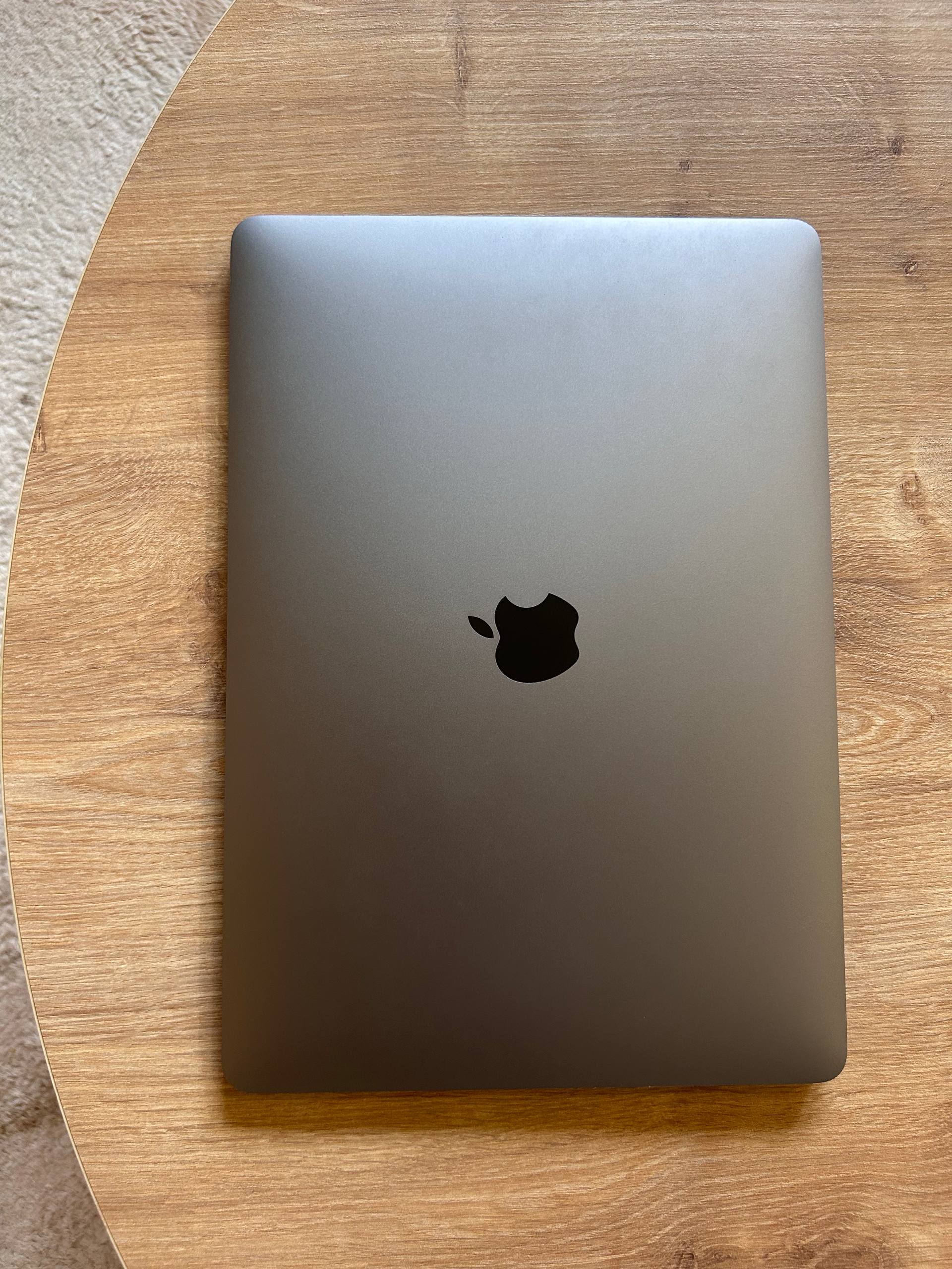 MacBook Air 13 M1 8 256 2020 5