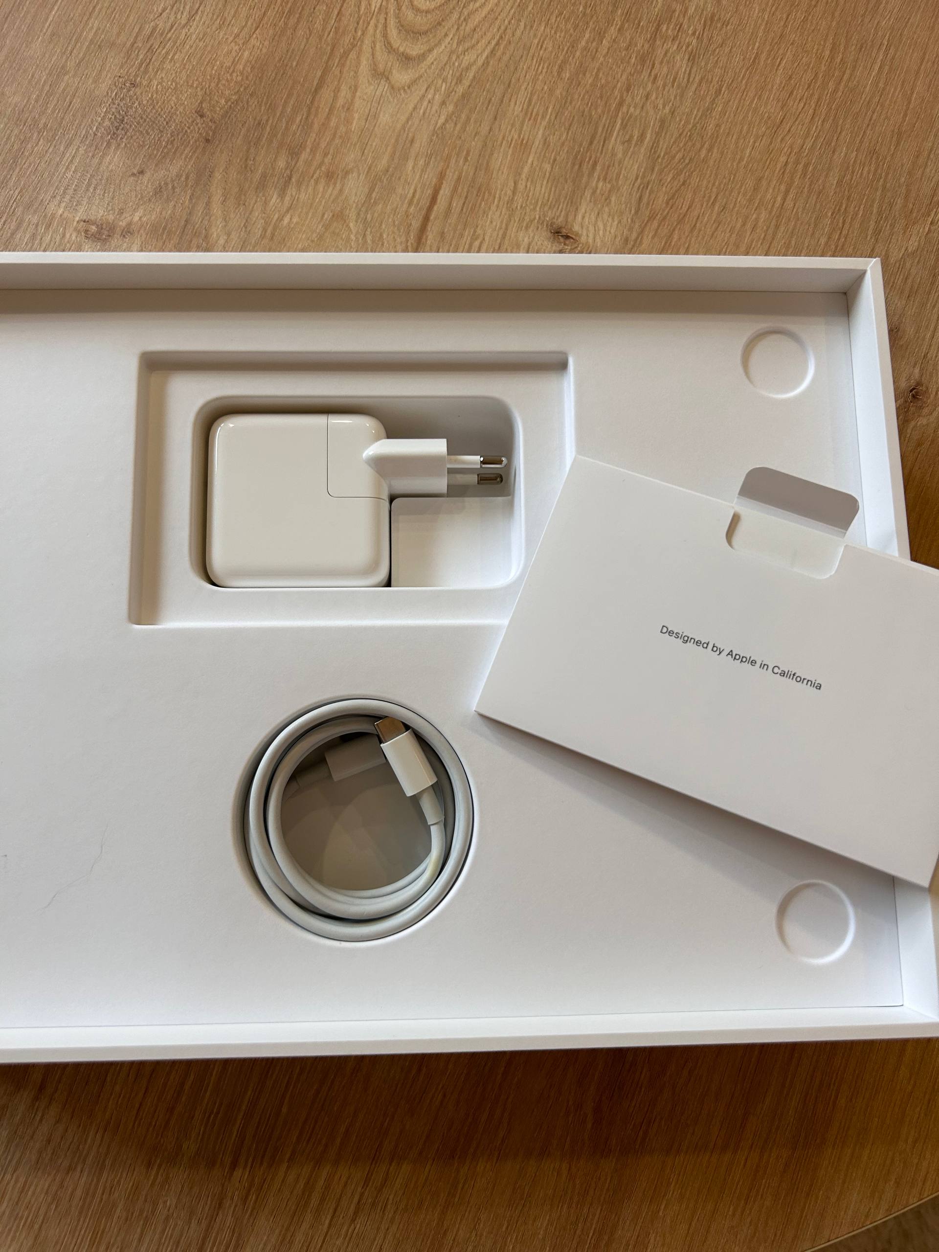 MacBook Air 13 M1 8 256 2020 2