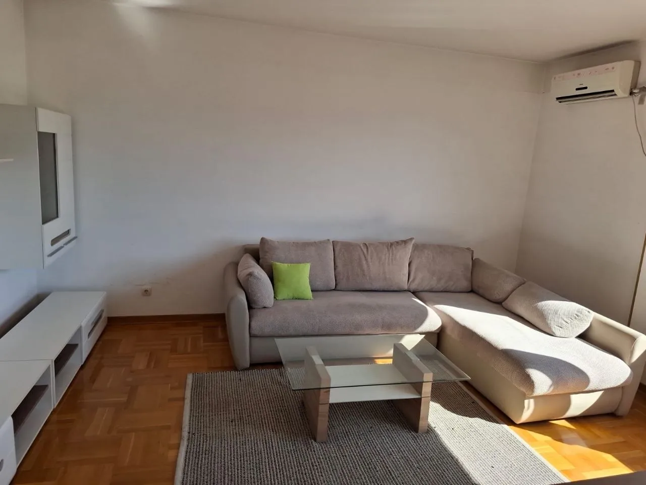 Трёхкомнатная квартира 64 м² Звездара у ТЦ Зира 1