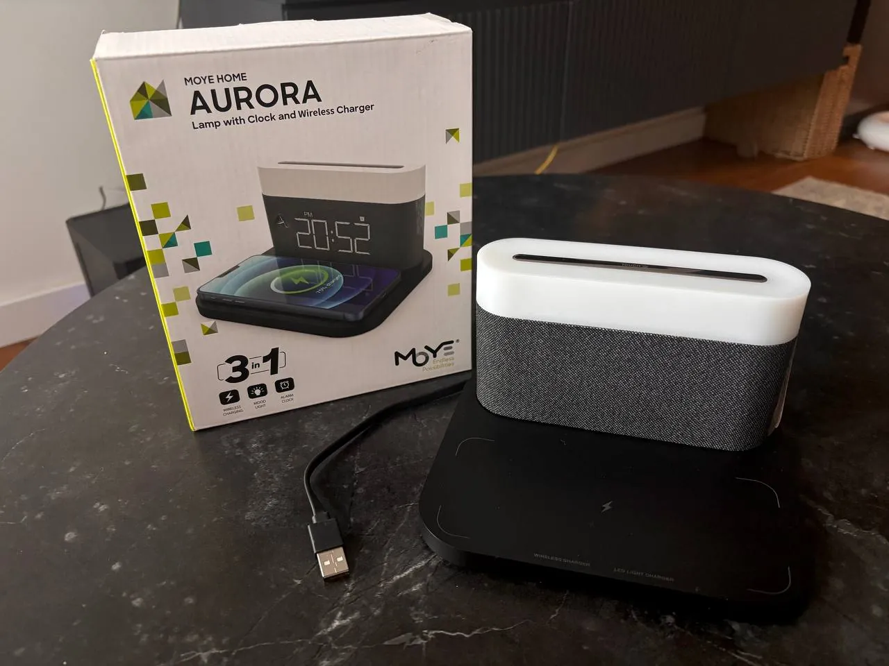 Power bank Epico MagSafe и лампа MOYE Aurora 3