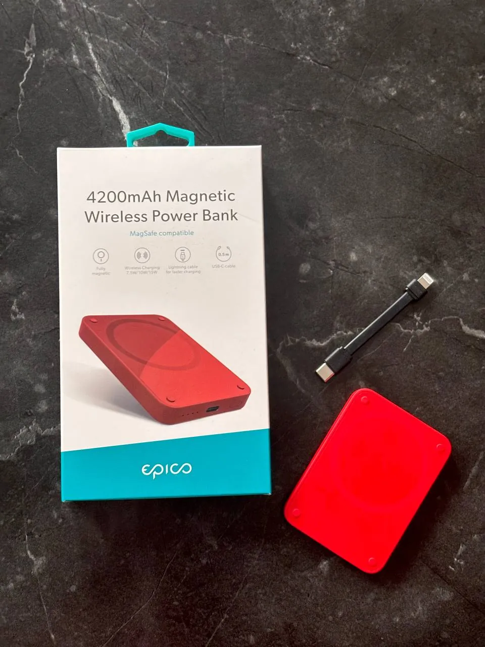 Power bank Epico MagSafe и лампа MOYE Aurora 1