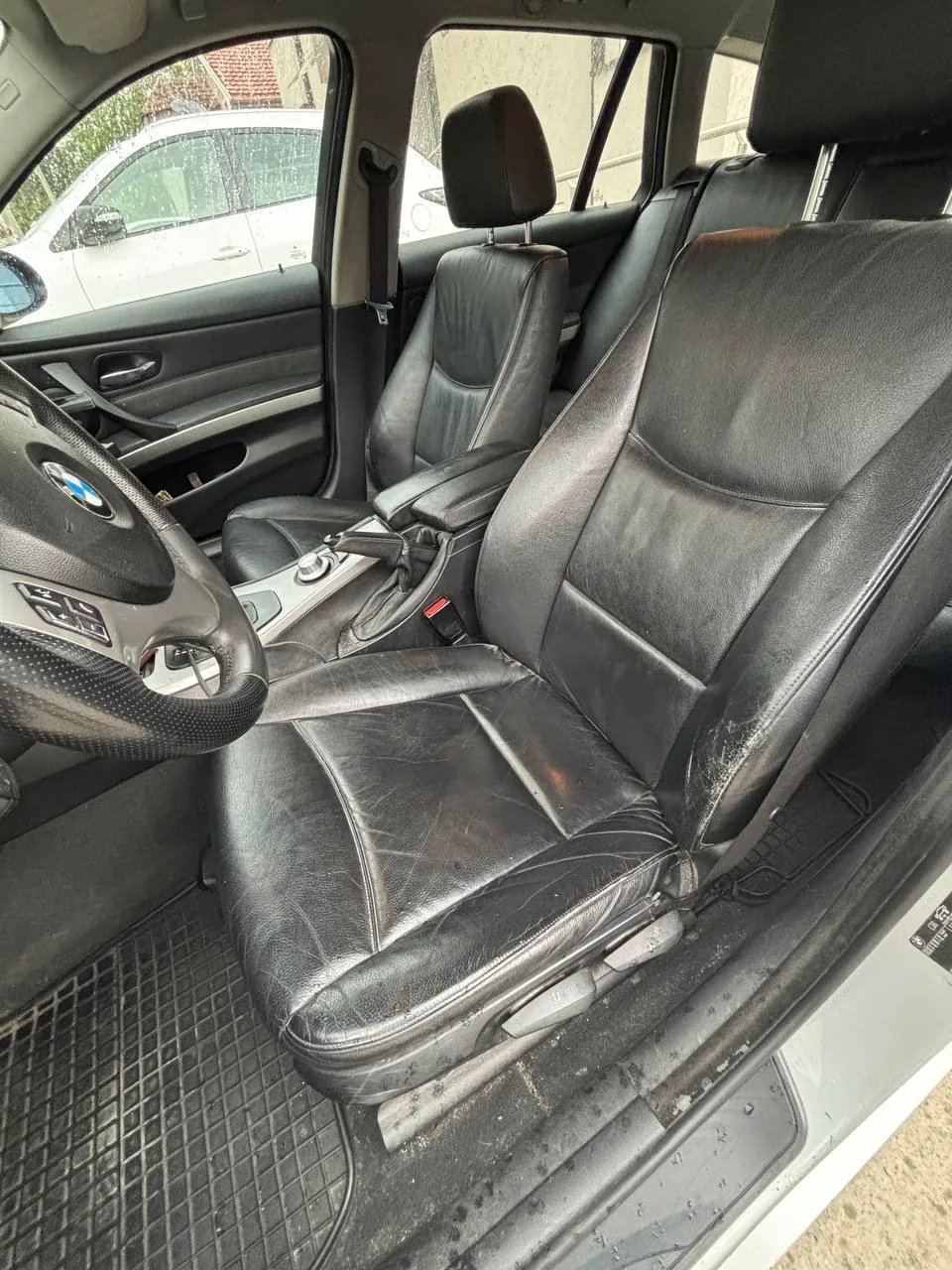 Автомобиль дизель 2.0 2005 год автомат 4