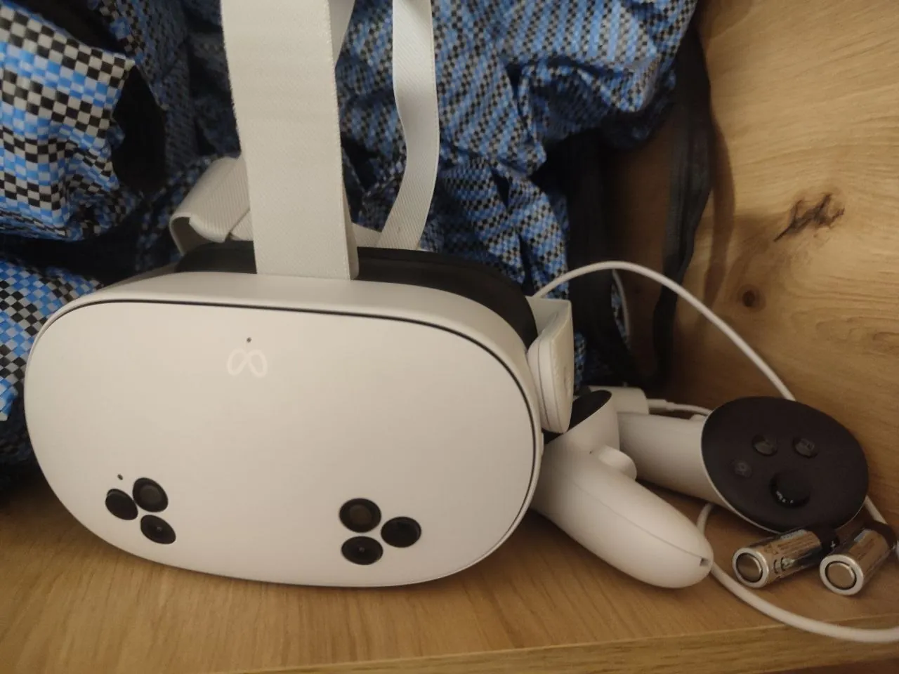 VR-шлем Meta Quest 3S и другие товары 8