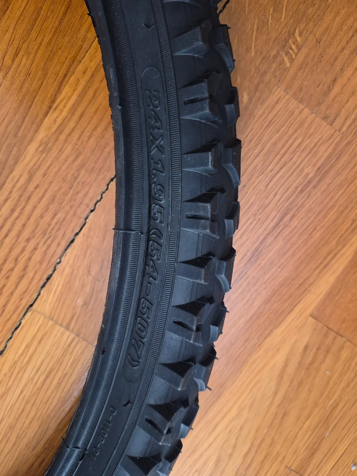 Новая велосипедная покрышка 24×1.95 (54-507) 2