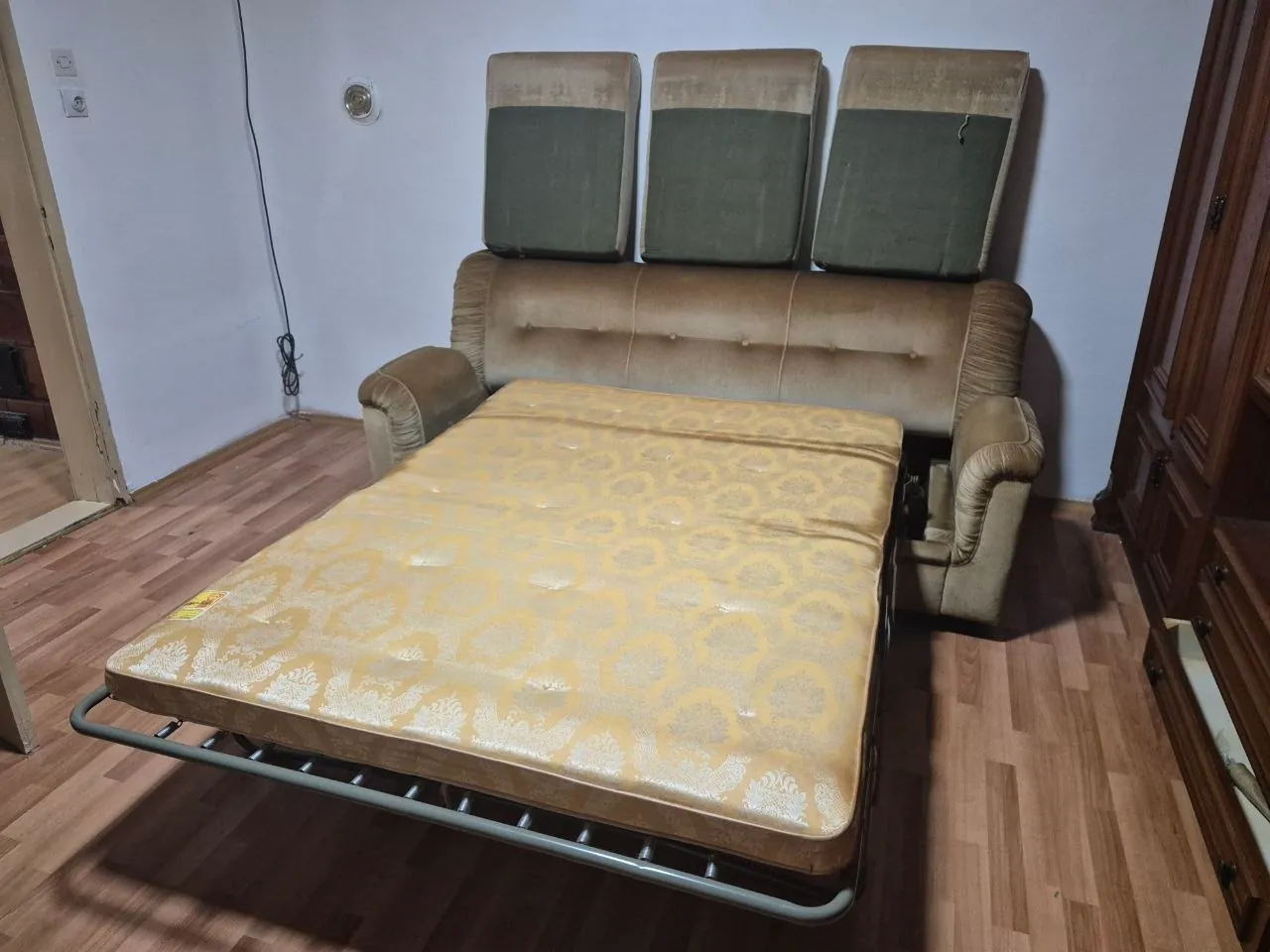 Старый диван-кровать даром 3