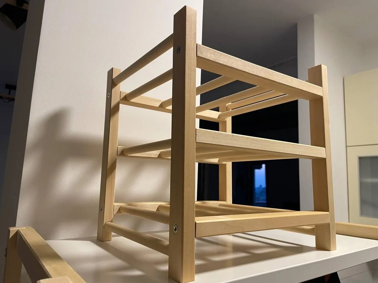 Полка IKEA для хранения бутылок 1