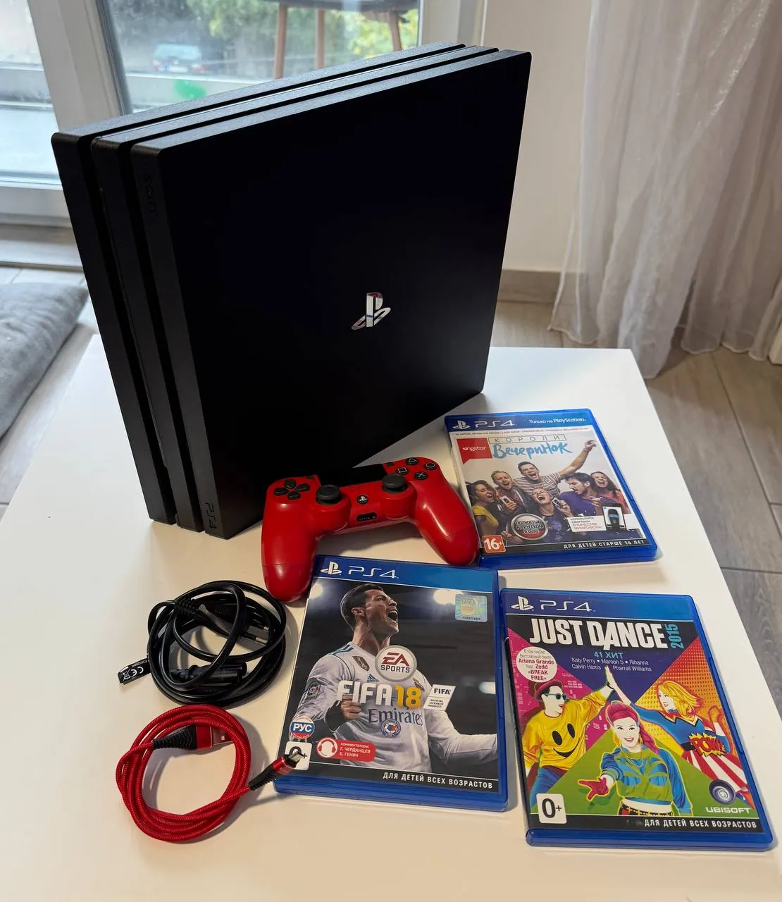 Sony PS4 Pro 1 ТБ с джойстиком и дисками 1