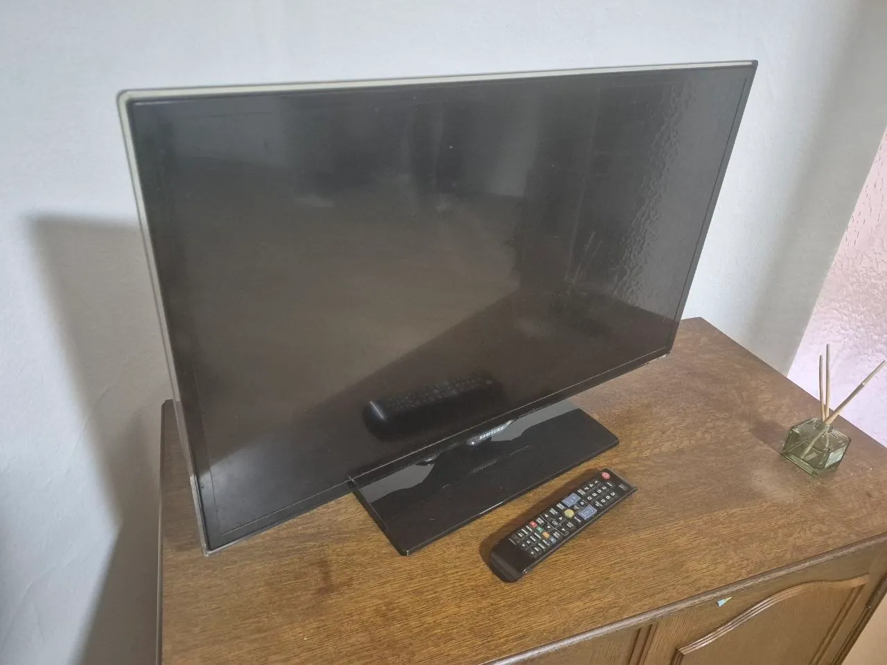 Samsung Smart TV 32 дюйма Full HD 2
