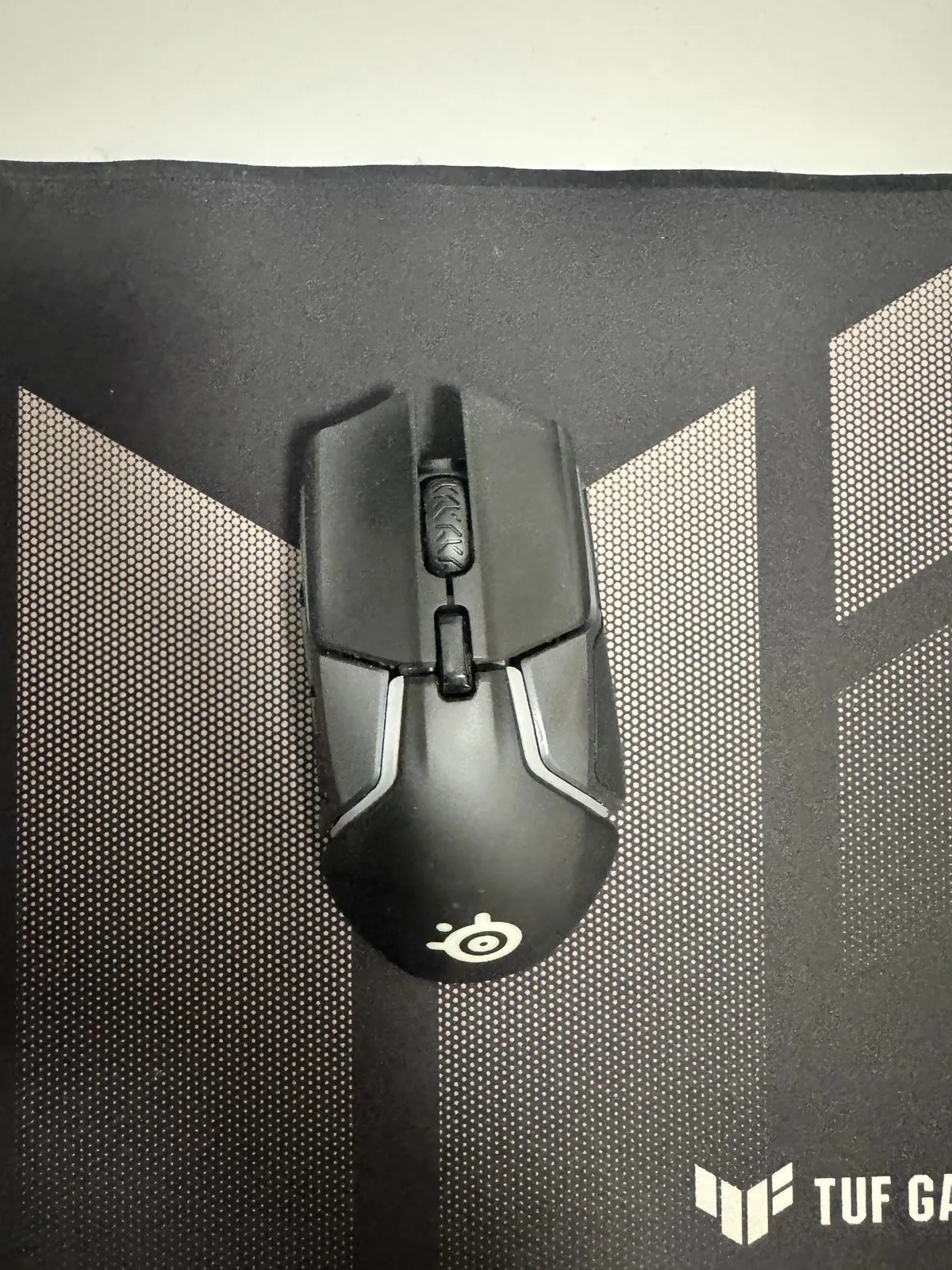 Ноутбук ASUS ROG 17 с монитором и периферией 6