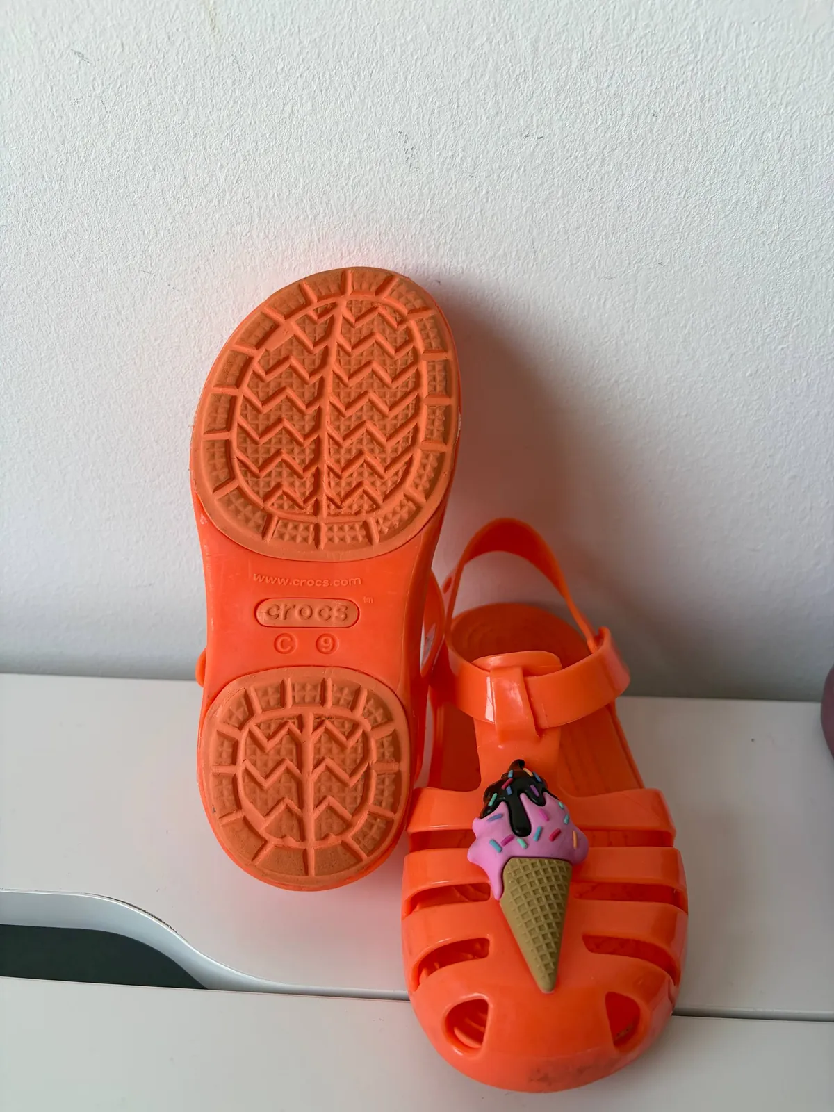 Детская обувь кроссовки и сандалии Crocs для девочки 2