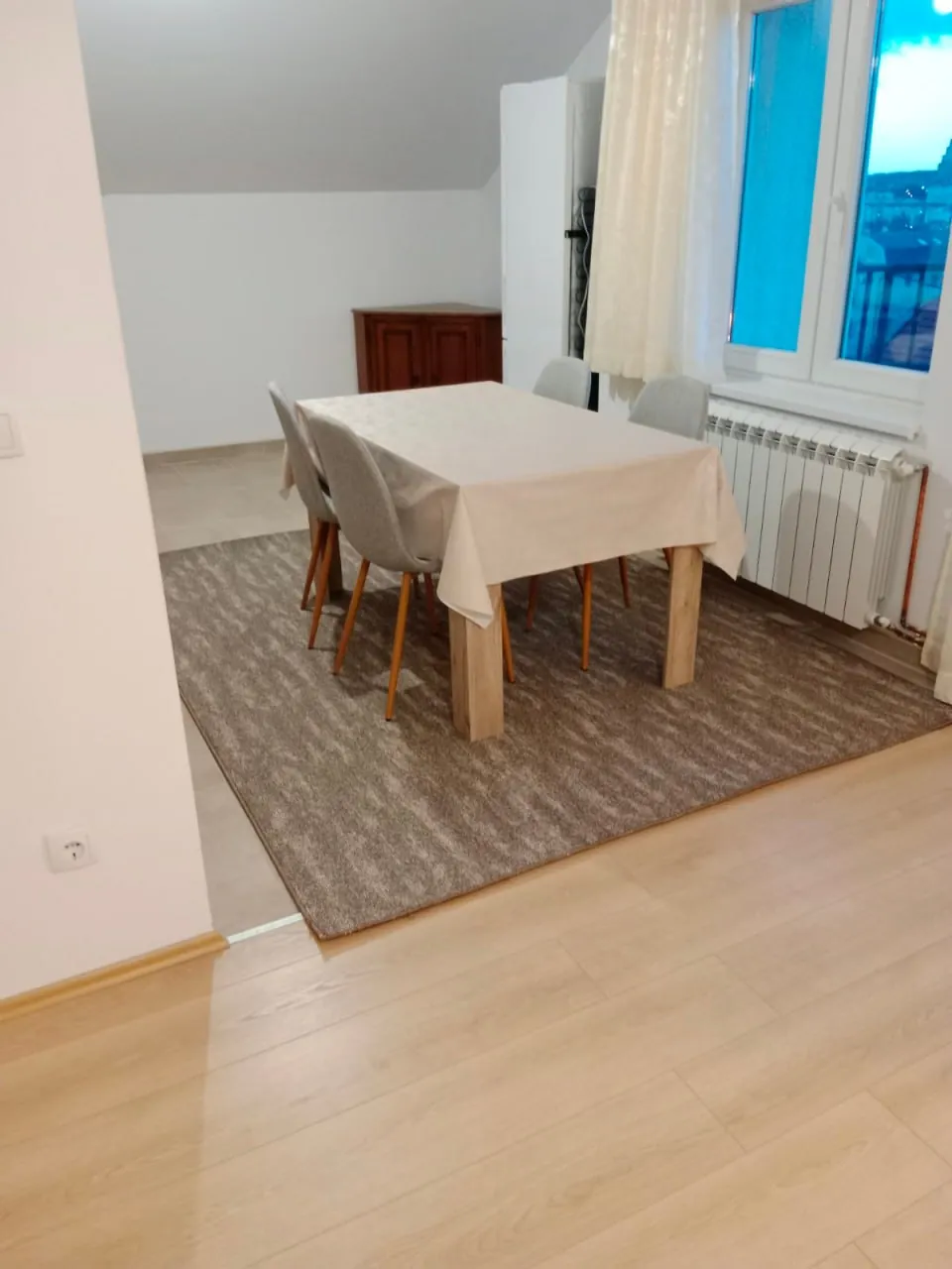 4-комнатная квартира 90 м² с мебелью в Медакович Звездара 3